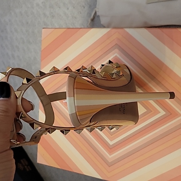 Valentino studded heels - Picture 6 of 7